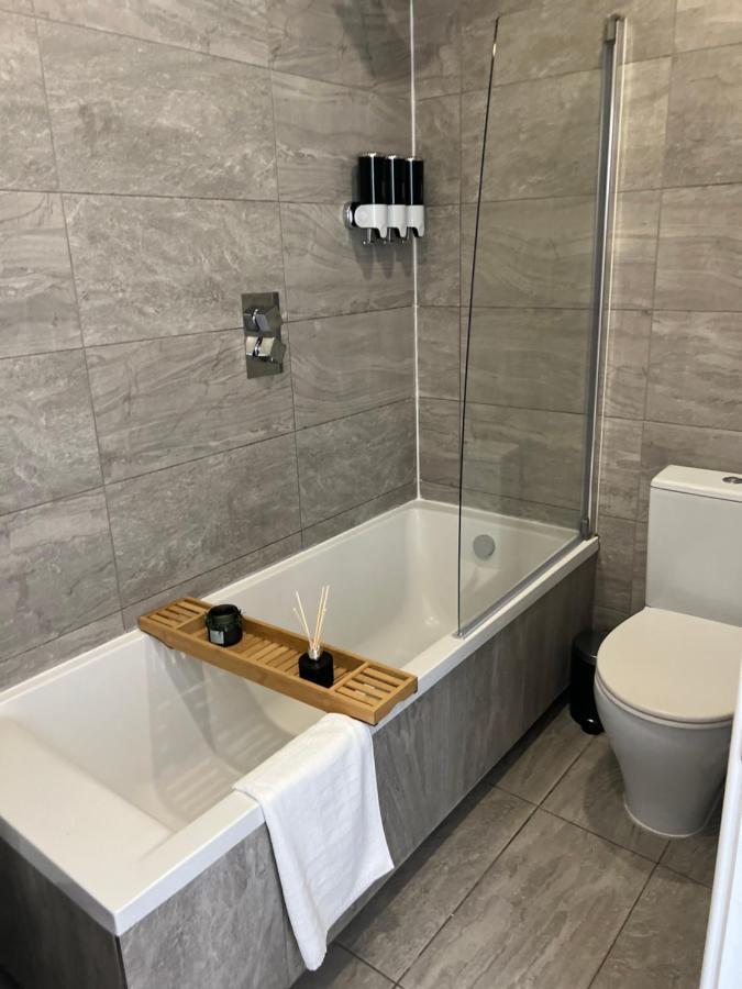 2 Bedroom Flat Лондон Экстерьер фото
